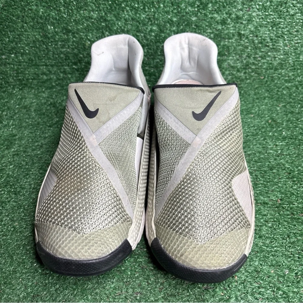 Nike Go FlyEase Slip On Shoes Light Army CW5883-300 Size‎ Mens 7 / Womens 8.5